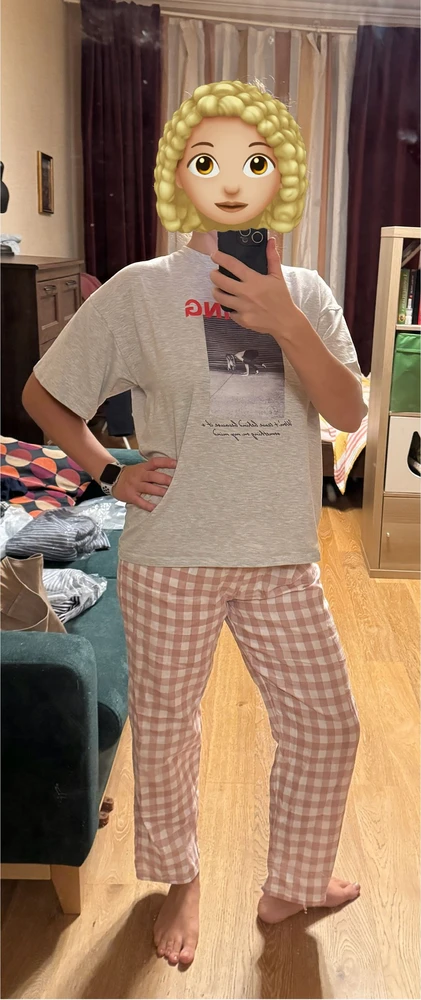 Так как размер один, я бы все де чуть расширила лекало (на 48 обьективно уже малы), плюс добавила длину, при моем росте 168 см, брюки выше щиколотки (из расчета, что кто-то люьит в пол). Нравится, что не просвечивают. В целом покупкой довольна и брюки оставила.