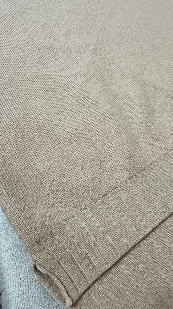 Это моя первая машинка, поэтлму особо ожижаний не было. На мой взгляд справляется хорошо. Обновила трикотаж в доме)