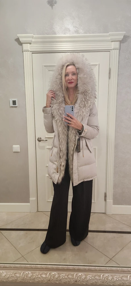 Пуховик супер! Очень красивый, лёгкий и тёплый!