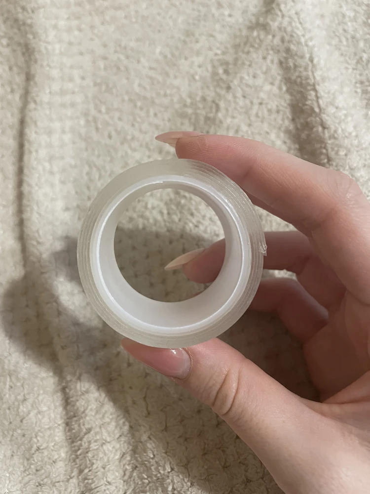 супер прозрачный, но с ужасным запахом, который не выветривается..