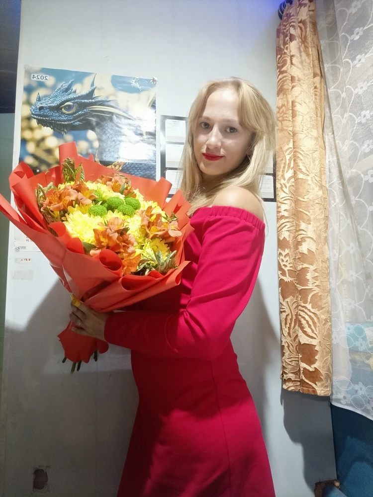 Шикарное платье, на свой день рождение, я была неотразима 🔥🔥🔥 спасибо вб🥰🥰🥰🥰🥰 доставка в срок, всё целое, качество плотное👍 рекомендую к покупке 👍👍👍