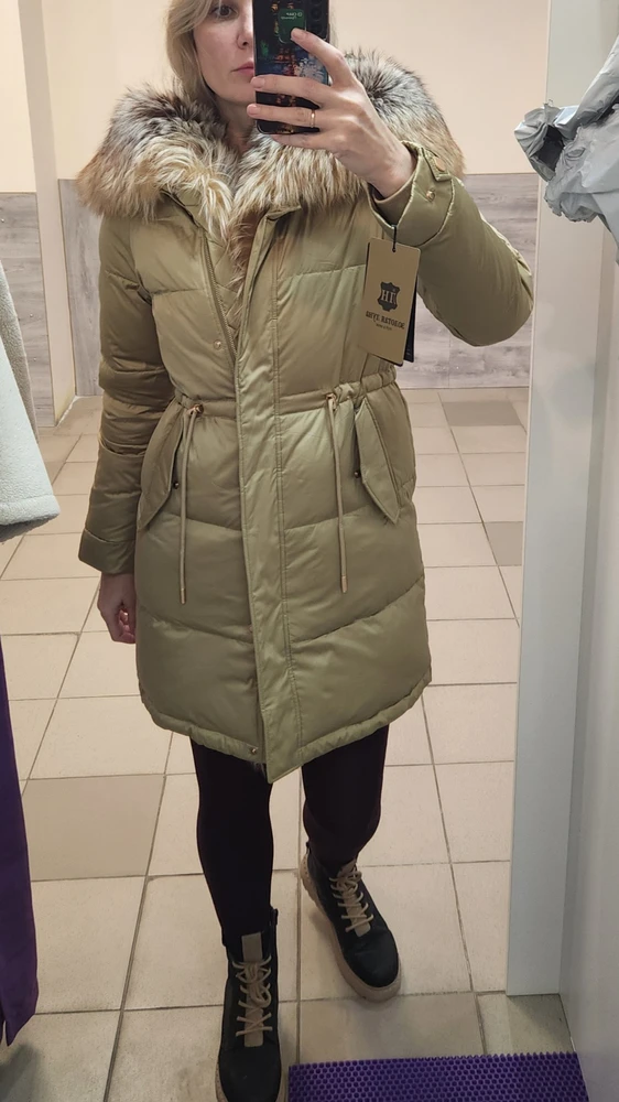 Понравился, немного тесноват в плечах и высоковата талия, подожду, когда появится 44 размер