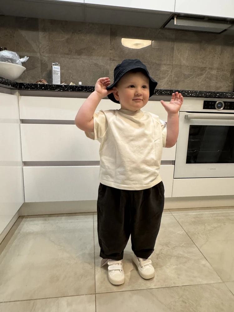 На рост 97, взчли 98-104, парень плотный-можно бвло и на ращмер брльше