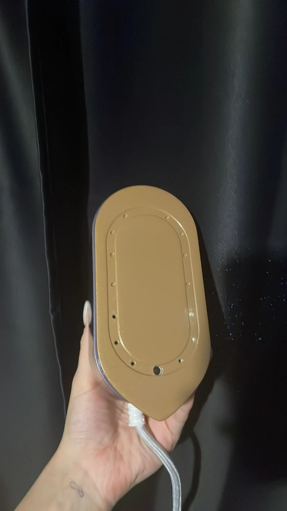 Замечательный отпариватель! С его помощью всё очень быстро становится проглаженным. Работает как вертикально, так и горизонтально. Компактный. Замену утюгу и вертикальному отпаривателю!