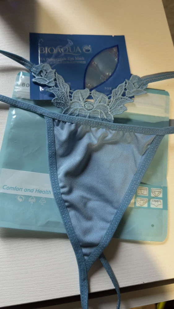 Положили патчи в подарок за такую не дорогую покупку. Спасибо