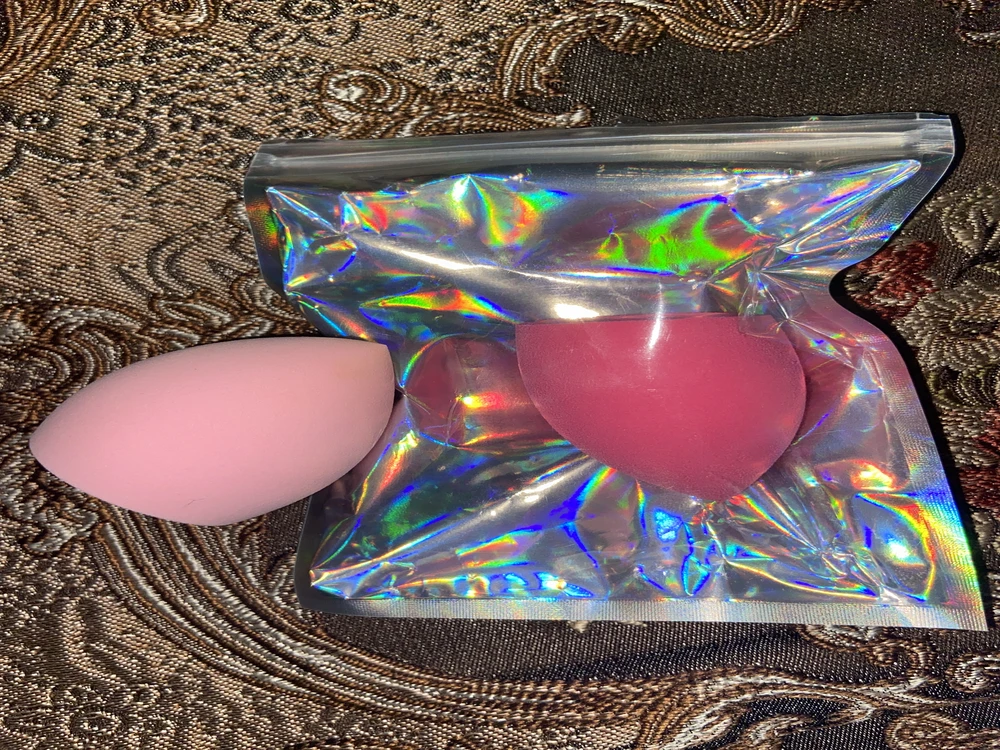 макияж с ними наносится лучше и будто держится дольше, очень приятно ими пользоваться. всем советую!