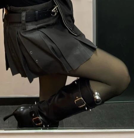 Хорошие колготки, жаль, что немного уходит в зеленый цвет