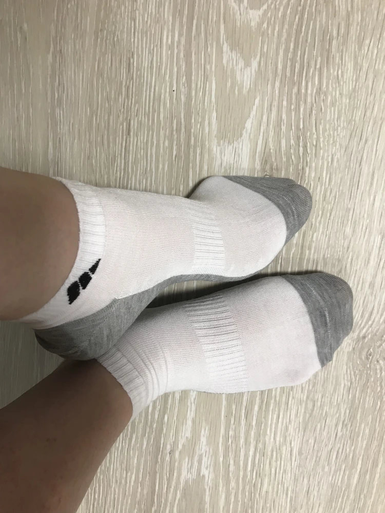 Приятные к телу, шовная резика тугая (как мне нравится, собственно из-за нее и брала) , но за такую цену думала всё же будет более  плотная ткань хб, а как видно на фото пальчики просвечивают, тем ни менее качество мне нравиться,стильные,красивые!)