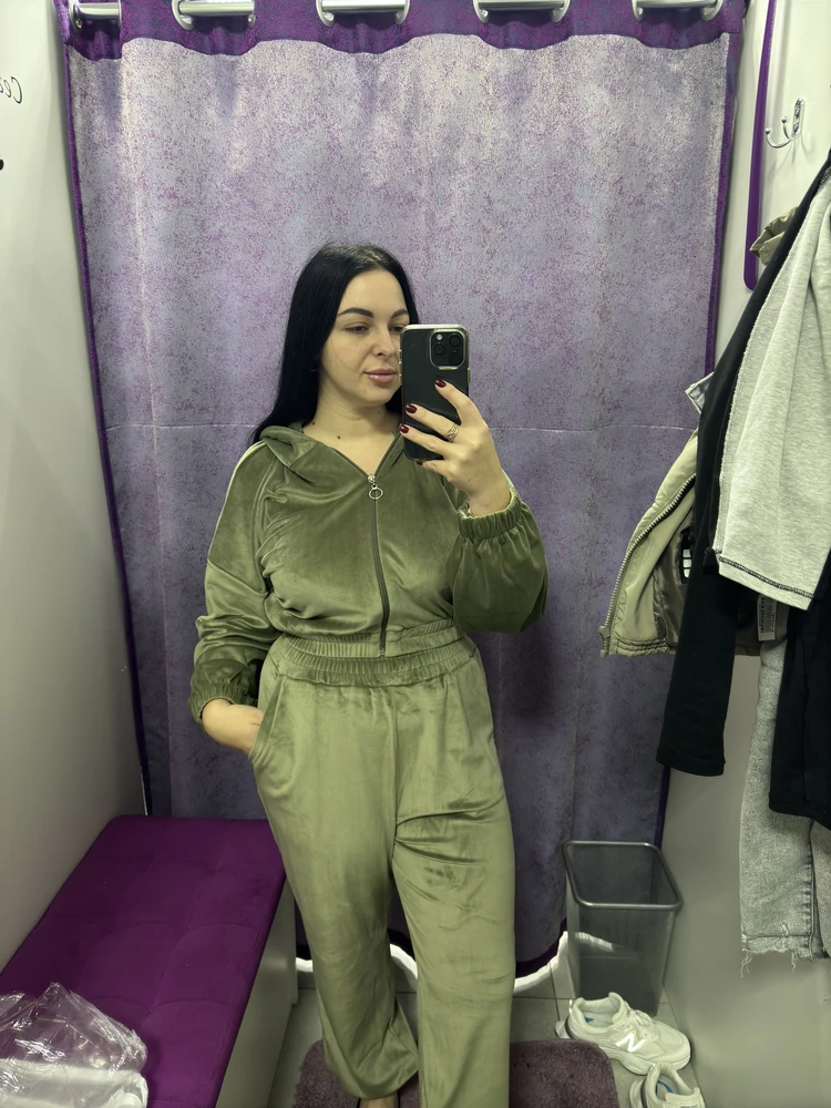 Заказываю уже второй, на свой 46 взяла 42