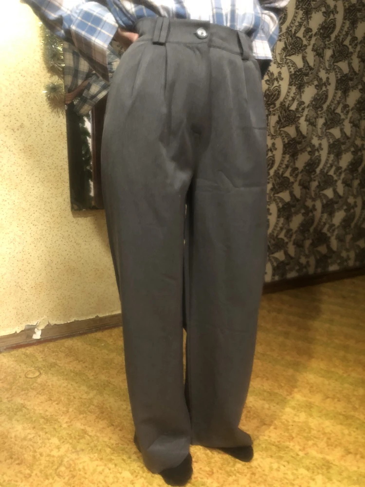 Удобные качественные брюки. Сшиты хорошо, материал приятный, по размеру подошли как раз. Понравились