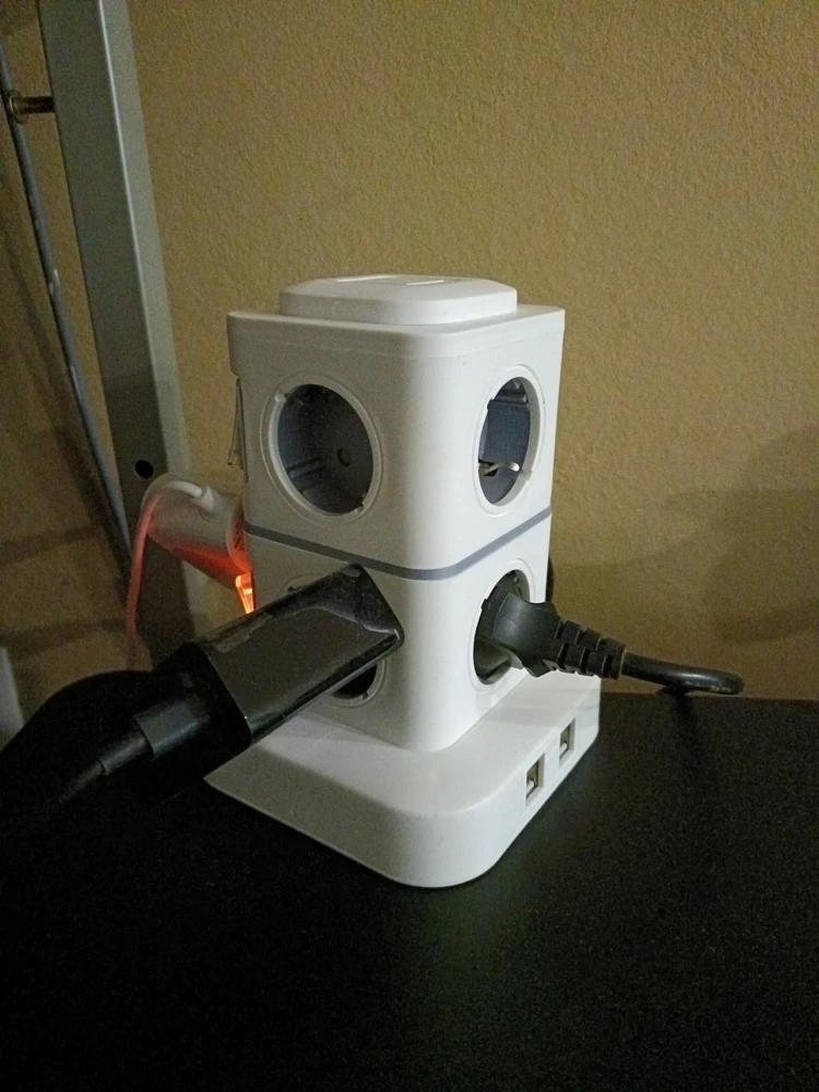 Работают все розетки и usb