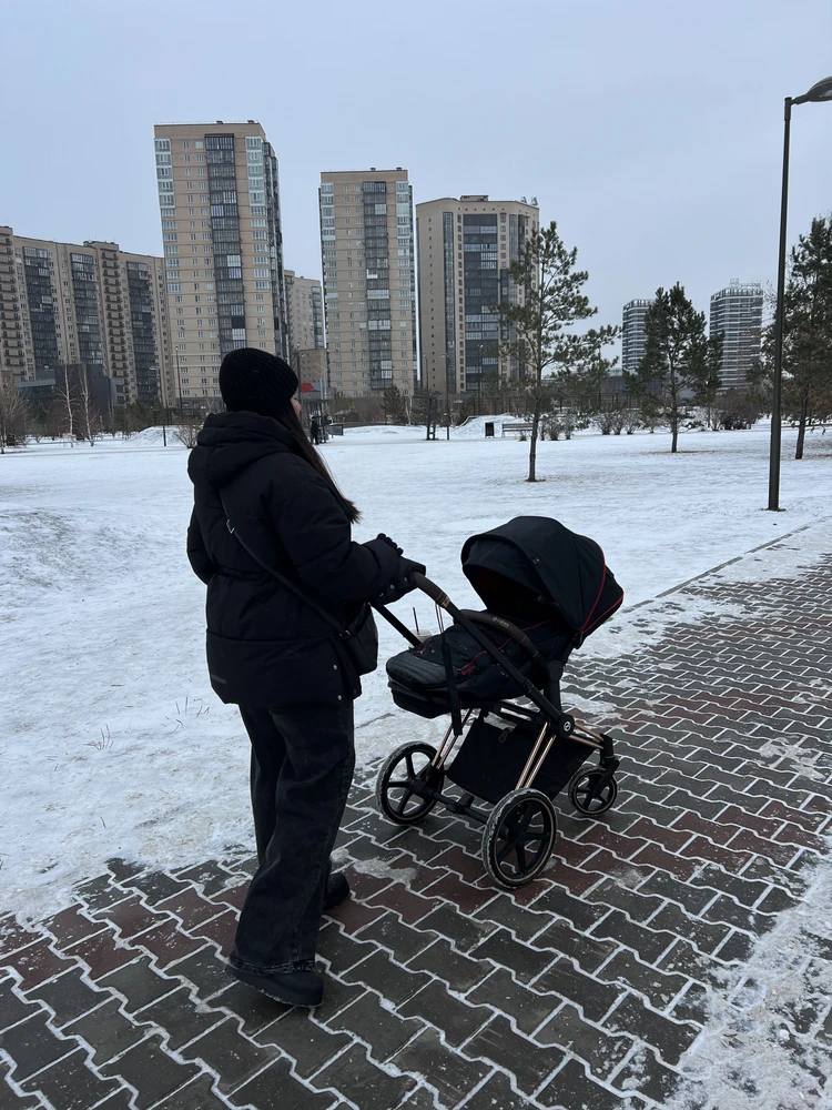 Офигенные джинсы, на меня вообще редко джинсы садятся, а эти сели! По длине идеально, мой рост 165, хорошо скрывают широкие бедра, как-то худят даже 😄