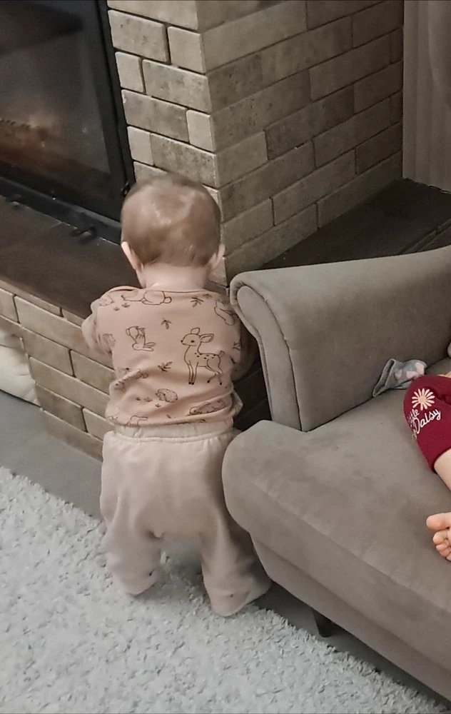 Очень хорошие кофточки, взяла такие же штанишки, теперь носим и миксуем расцветки ))) использую даже, как пижамы