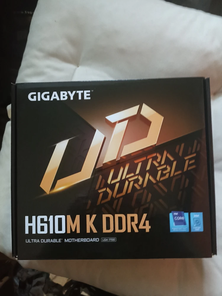 Gigabyte - отличный производитель. Работает без нареканий.