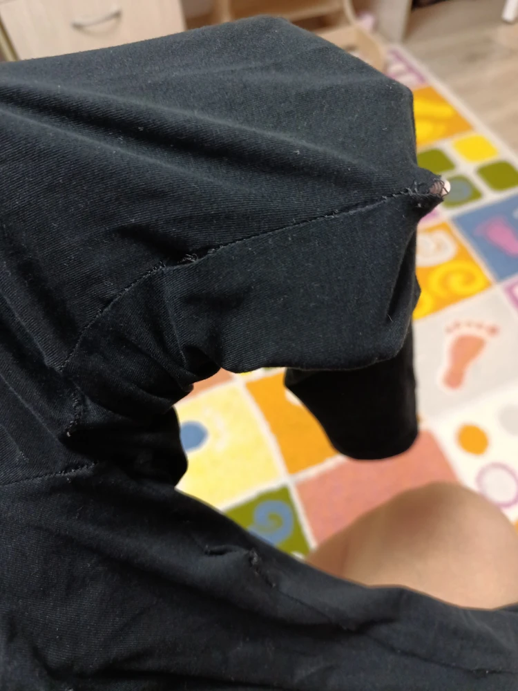 Ужасного качества лосины. Куплены для занятий Черлидингом. Пришли в негодность уже после месяца носки (2 раза в нед по 1 часу). Все швы расходятся, идут стрелками, мелкими дырками. Носила хрупкая девочка, худышка. Не рекомендую