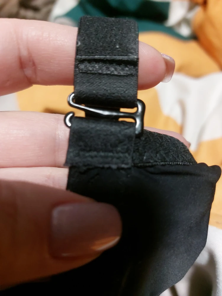 На ОГ 112 под грудью 88. 90Е не совсем подошёл, впивается в грудь. Возможно маломерит, хотя заказывала по размерный сетке продавца