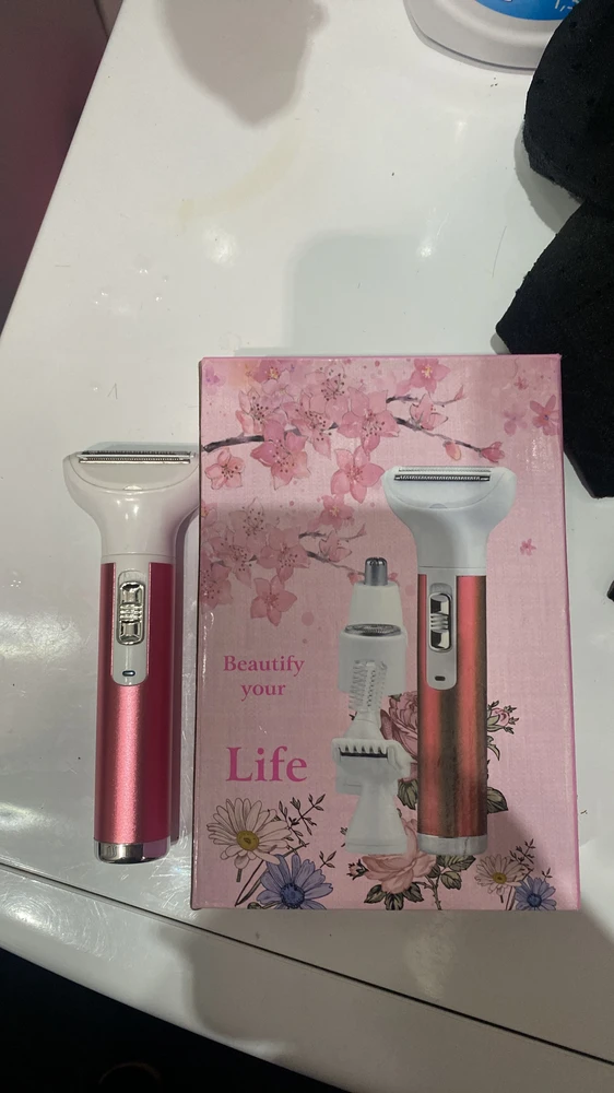 Тример очень даже неплохой использую вместо станка для бритья прошло 5 месяцев все работает.￼