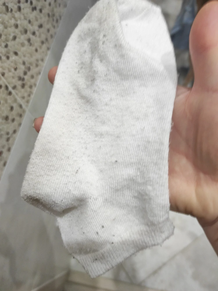 Носки пришли другой фирмы. Качество очень очень плохое. Синтетика, закатываются, сразу как только одеваешь. Брала до этого два раза было всё отлично. Сейчас буду искать другого продавца