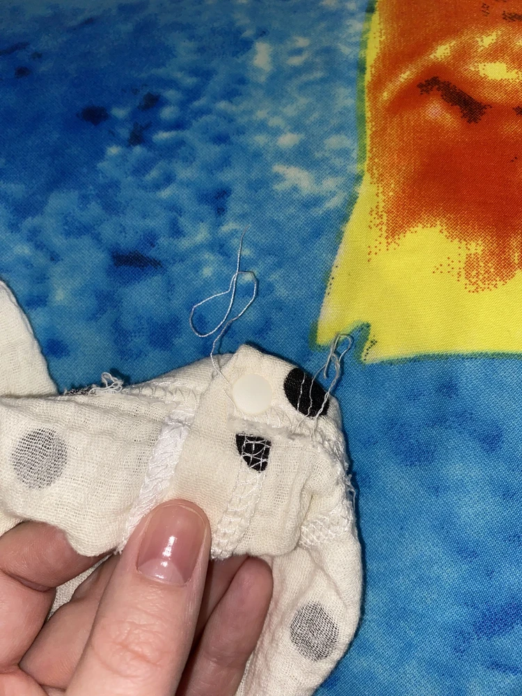 На сына 4 месяца свободно, мы в ней спим, очень удобно