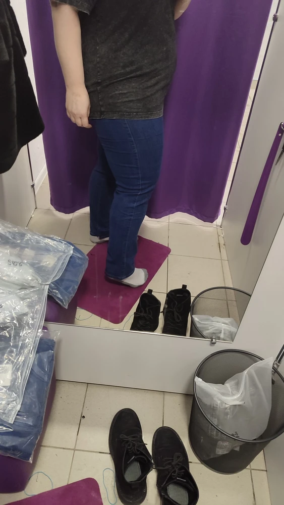 Резинки внизу нет ни на одних. Отказ. Брала именно из-за резинки.