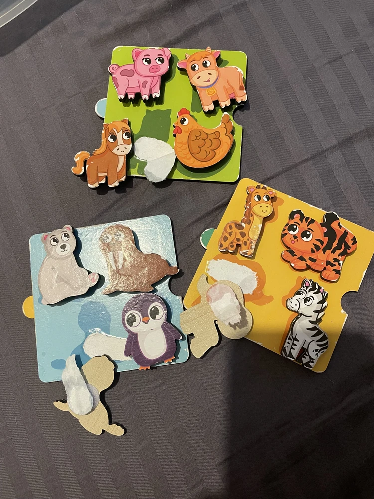 Через 5 мин игры липучки отрывались вместе с бумагой